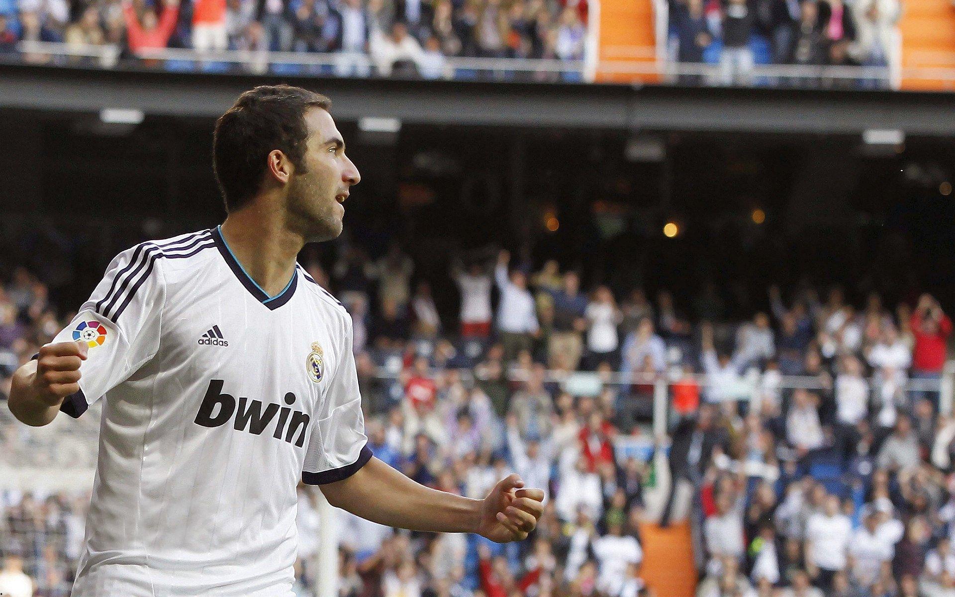 姆伯莫领衔五场不败强势反弹,球队士气高涨剑指更高目标