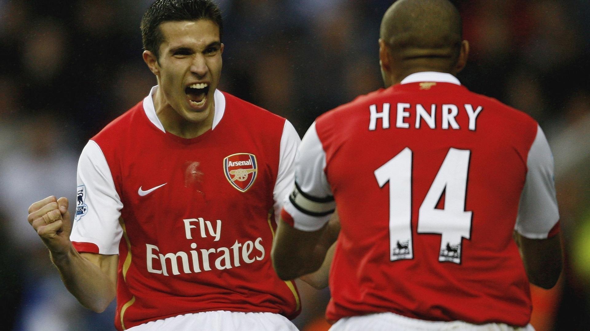 17岁神童姆巴耶泪洒非洲之巅！一年狂揽六冠，从法国新星到洲际传奇